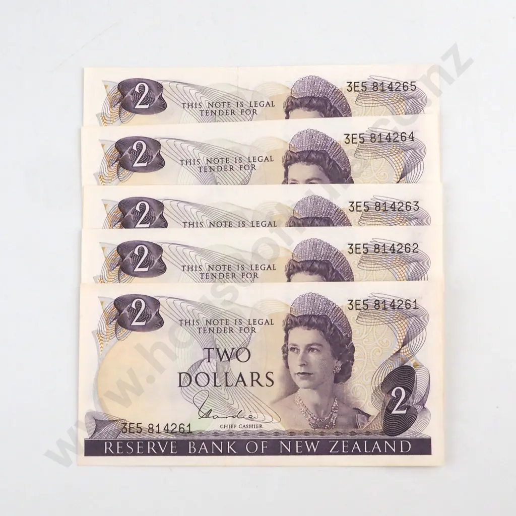 5 X HARDIE TYPE 1 SIGNATURE, SERIALS 3E5 814261 TO 3E5 814265, ALMOST UNCIRCULATED, C.V. $125 Image 1++