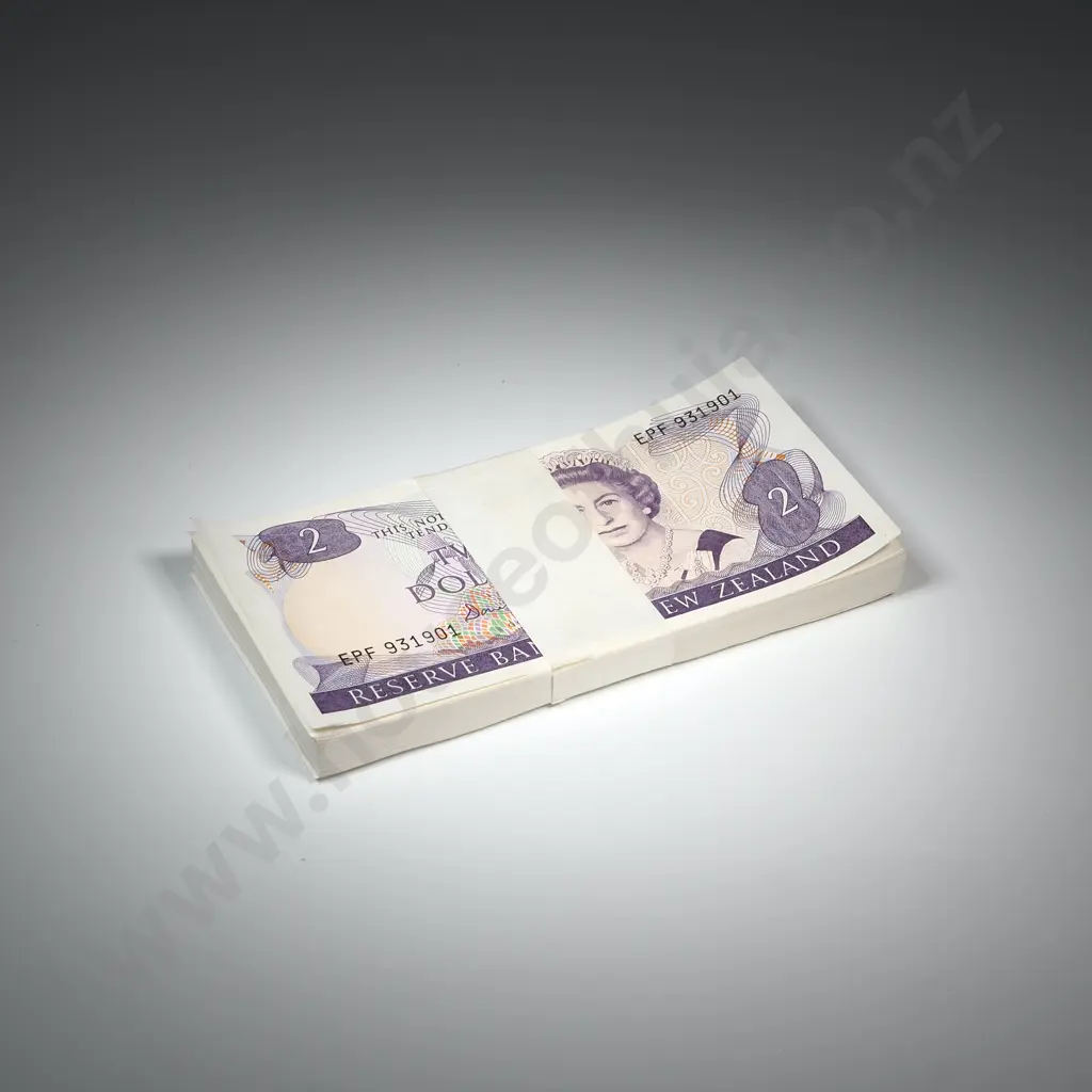 100 X CONSECUTIVELY NUMBERED TWO DOLLAR BRASH SIGNATURE, SERIALS EPF 931901 TO 93200, UNCIRCULATED, C.V. $2000 Image 1++