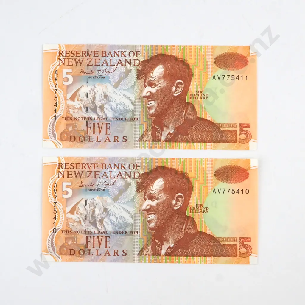 CONSECUTIVELY NUMBERED PAIR BRASH TYPE 2 SIGNATURE 1992, SERIALS AV775410 / 1 ( LAST PREFIX OF TYPE ), UNCIRCULATED, C.V. $120 Image 1++