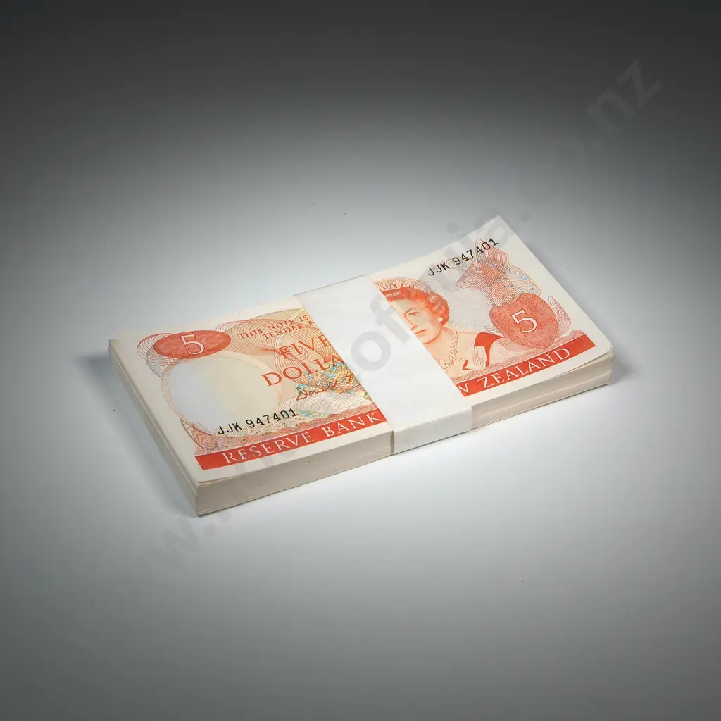 100 X CONSECUTIVELY NUMBERED FIVE DOLLAR BRASH SIGNATURE FIVE DOLLAR BANKNOTES, SERIALS JJK 947401 TO 947500, UNCIRCULATED, C.V. $5000 Image 1++