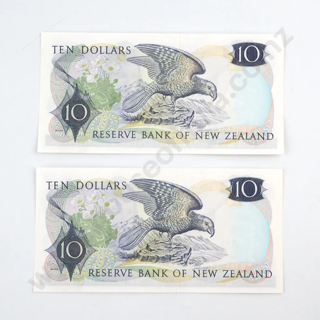 CONSECUTIVELY NUMBERED PAIR HARDIE TYPE 1 SIGNATURE, SERIALS 31S 911915 / 6, ALMOST UNCIRCULATED, C.V. $125 Image 1++