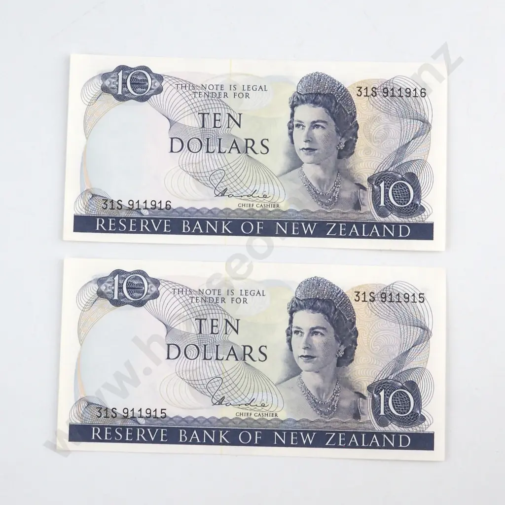 CONSECUTIVELY NUMBERED PAIR HARDIE TYPE 1 SIGNATURE, SERIALS 31S 911915 / 6, ALMOST UNCIRCULATED, C.V. $125 Image 1++