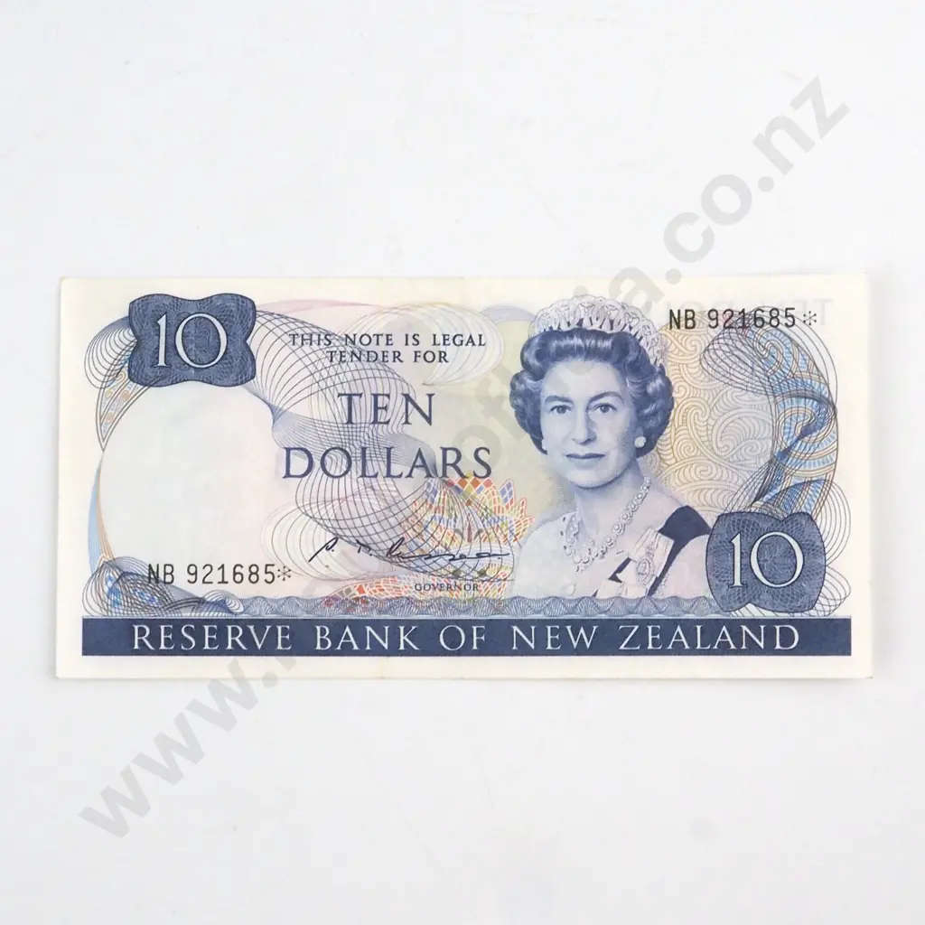 RUSSELL SIGNATURE, SERIAL NB 921685*, EXTREMELY FINE, C.V. $180 Image 1++