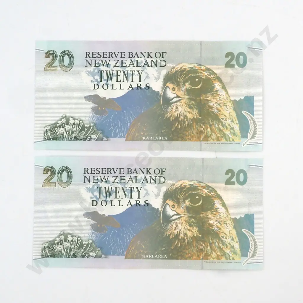 CONSECUTIVELY NUMBERED PAIR BRASH TYPE II SIGNATURE, SERIALS CX 638564 / 5 ( LAST PREFIX OF TYPE ), UNCIRCULATED, C.V. $400 Image 1++