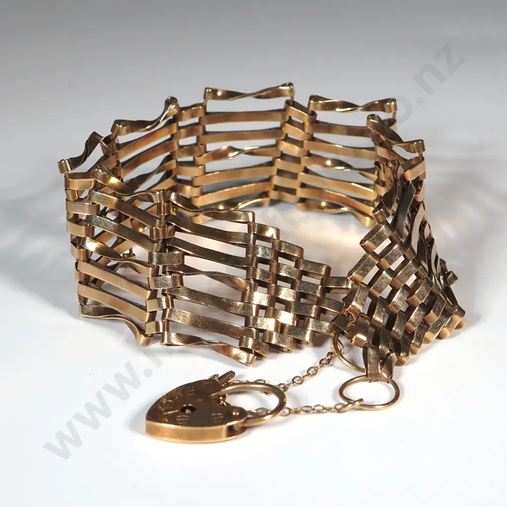 9ct Gold Gate Bracelet Image 1++