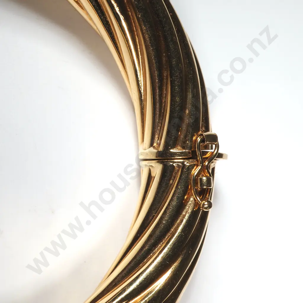 18ct Gold Hinged Snap Bangle Image 1++