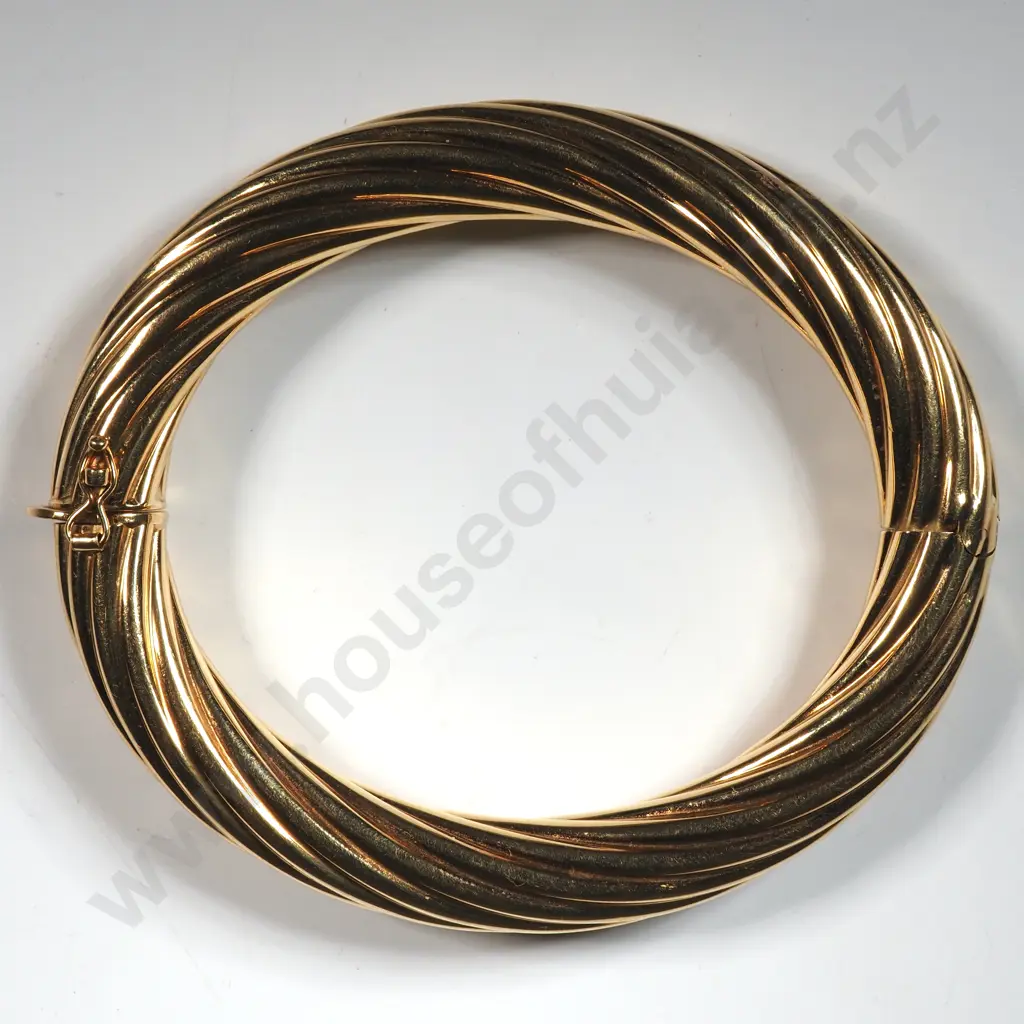 18ct Gold Hinged Snap Bangle Image 1++