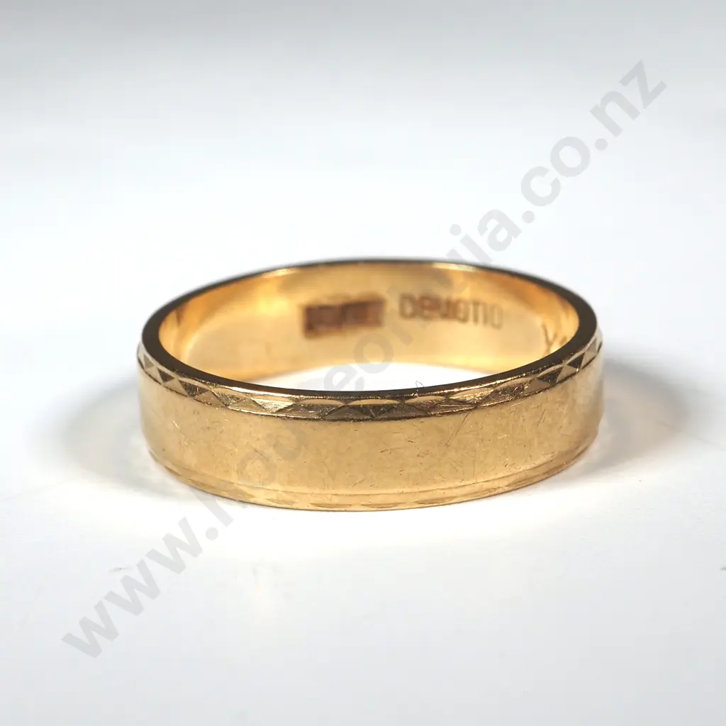 18ct Gold Wedding Band  Image 1++