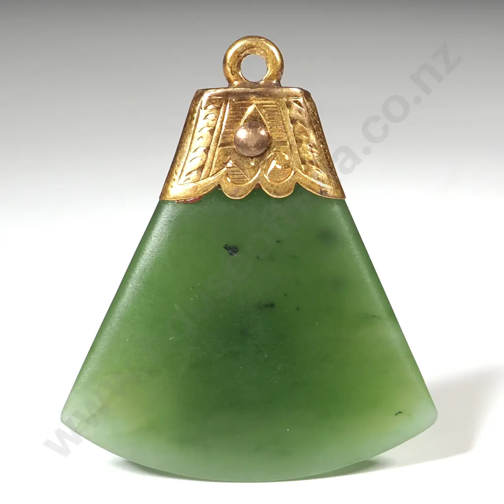 Colonial 9ct Gold & Greenstone Pendant Image 1++