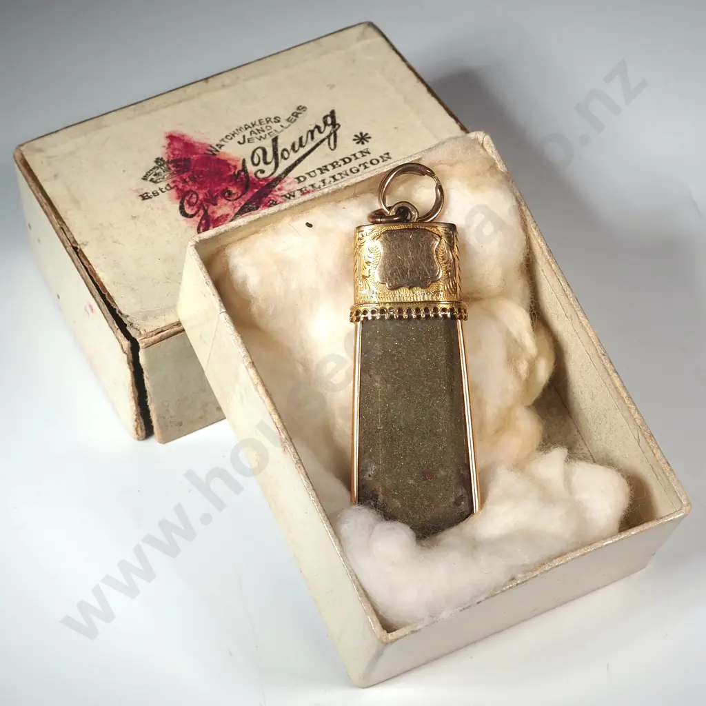 Colonial 15ct Gold Gold Bearing Quartz Pendant in GT Young Period Case Image 1++