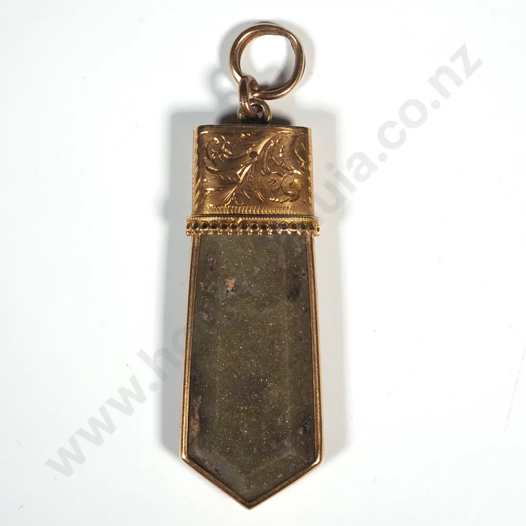 Colonial 15ct Gold Gold Bearing Quartz Pendant in GT Young Period Case Image 1++