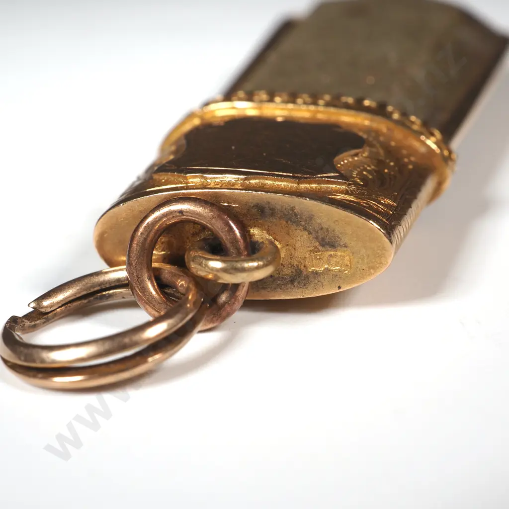 Colonial 15ct Gold Gold Bearing Quartz Pendant in GT Young Period Case Image 1++