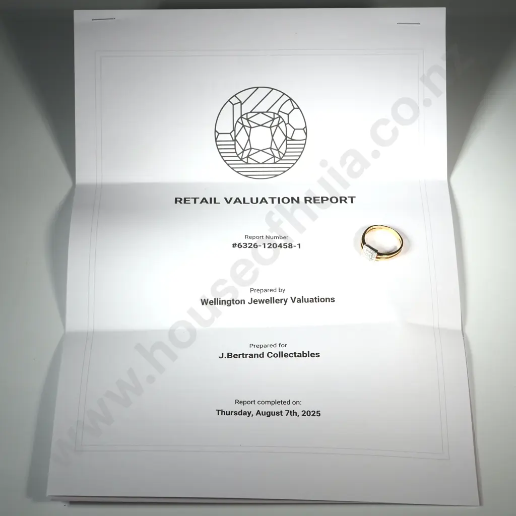 18ct Gold Princess Cut Diamond Art Deco Style Cluster Ring - Valued at $4,590.00 Image 1++