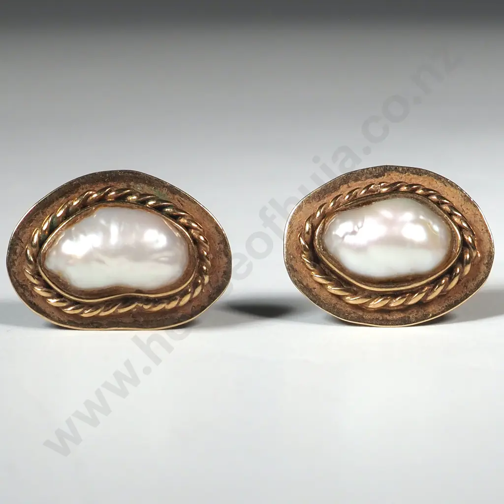 9ct Gold & Baroque Pearl Earrings Image 1++