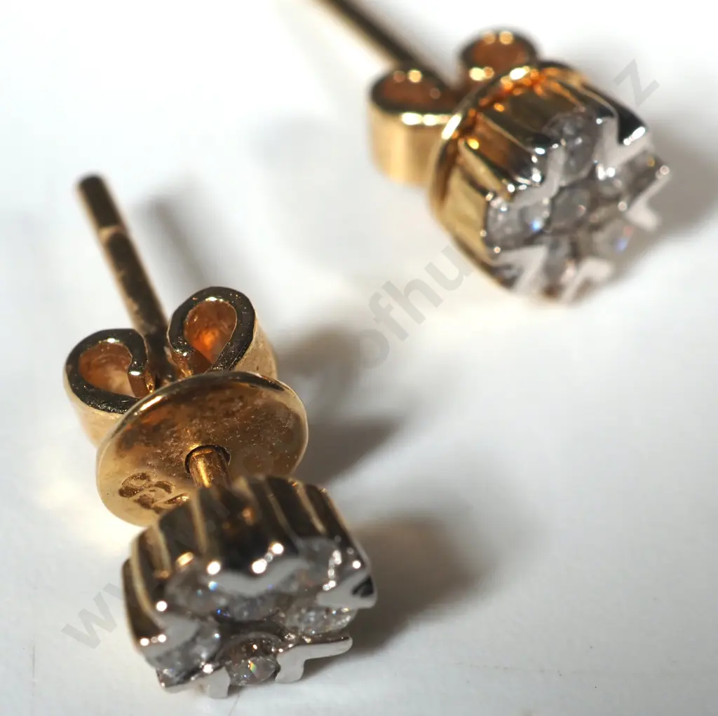 18ct Gold Mounted Diamond Earrings Image 1++