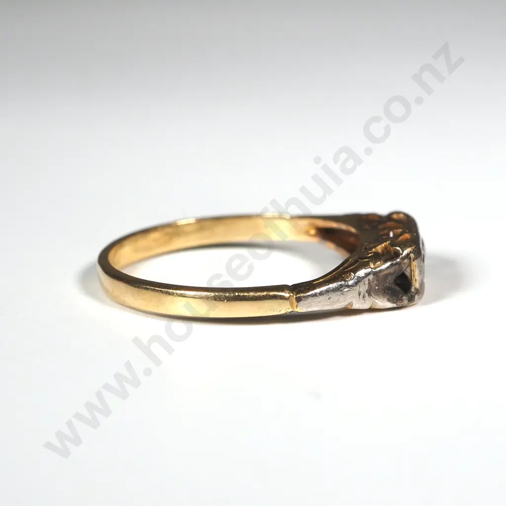 Antique 18ct Gold & Two Diamond Ring Image 1++