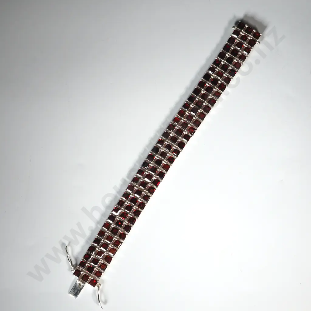 Sterling Silver & Garnet Bracelet. Image 1++