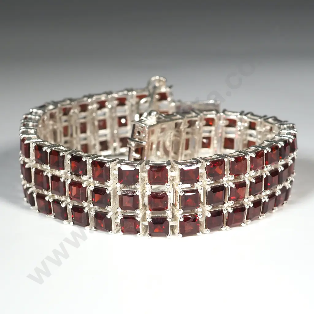 Sterling Silver & Garnet Bracelet. Image 1++