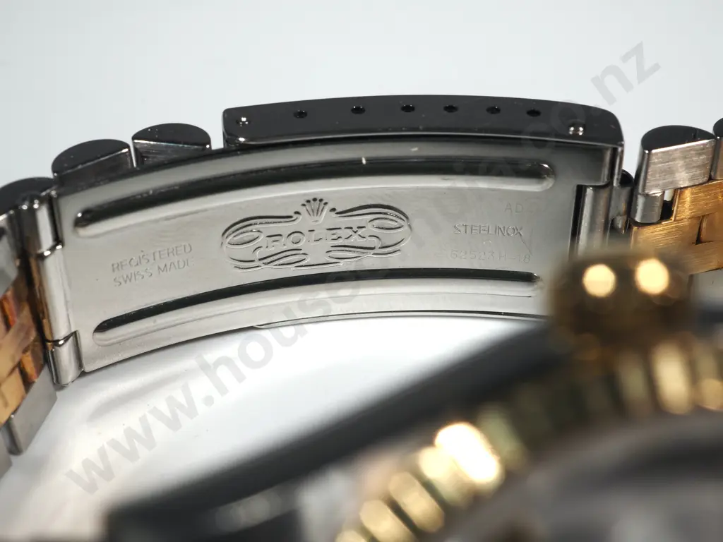 Rolex Datejust 16233 in Steel & 18ct Gold in Original Box Image 1++