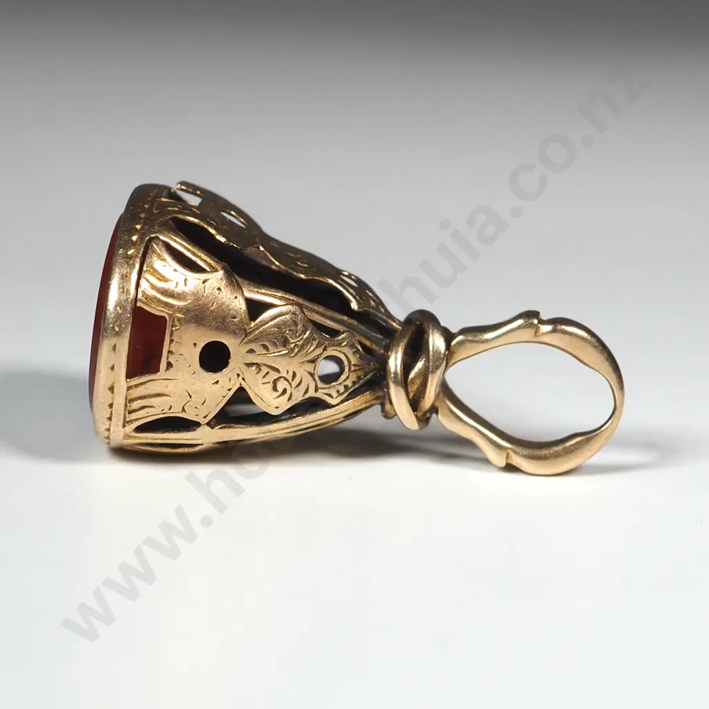 Victorian 9ct gold (tested) carnelian seal Image 1++