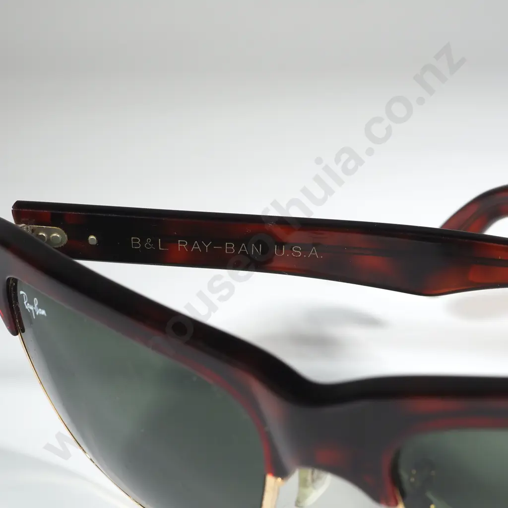 Stylish Ray Ban Sunglasses in Leather Slip Case Image 1++