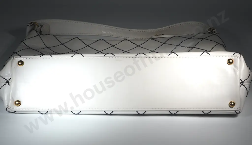 CHANEL Wild Stitch Quilted leather Tote Bag in White Image 1++