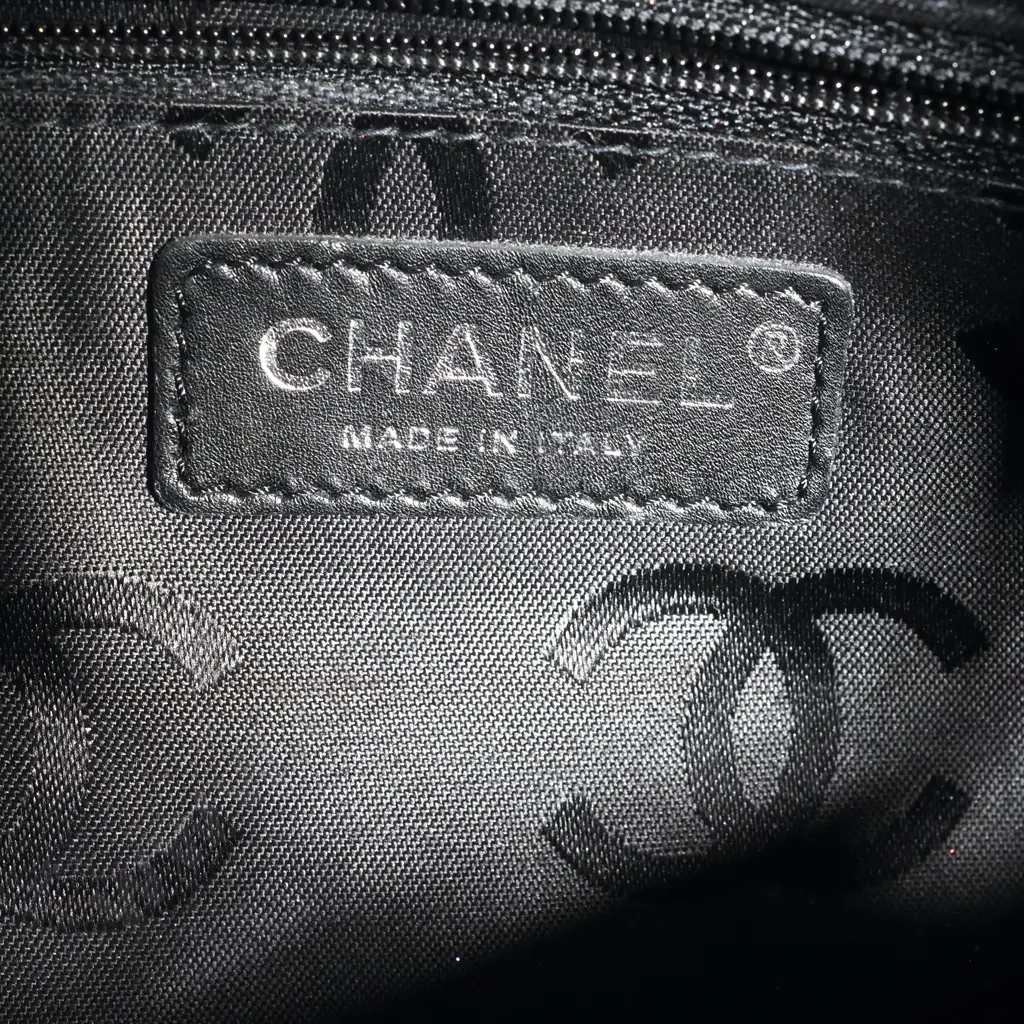 CHANEL Quilted Leather Cambon Ligne Large Tote Bag in Pink/Black Image 1++