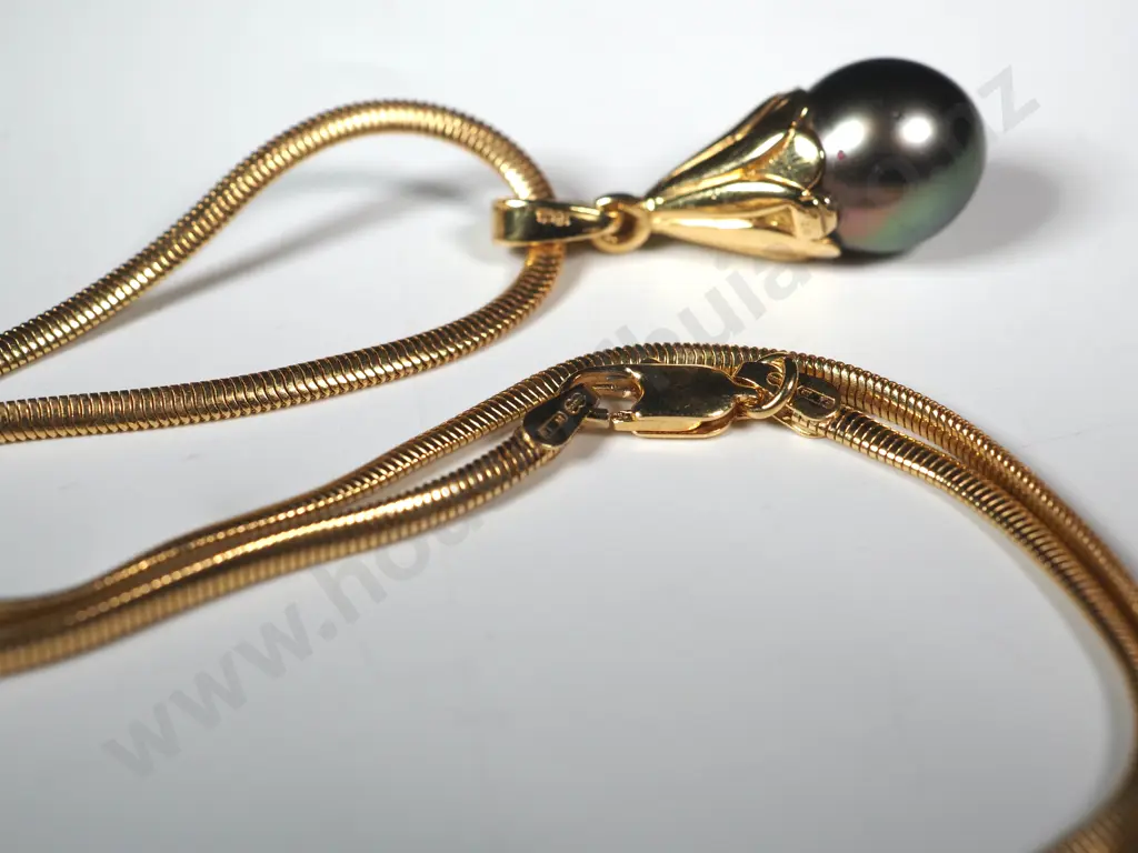18ct Gold Necklace w Tahitian Black Pearl Image 1++