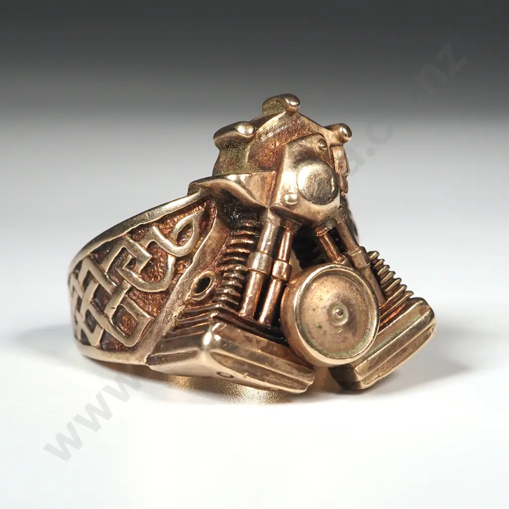 Substantial 9ct Gold Harley Davidson Evolution 6A Ring Image 1++
