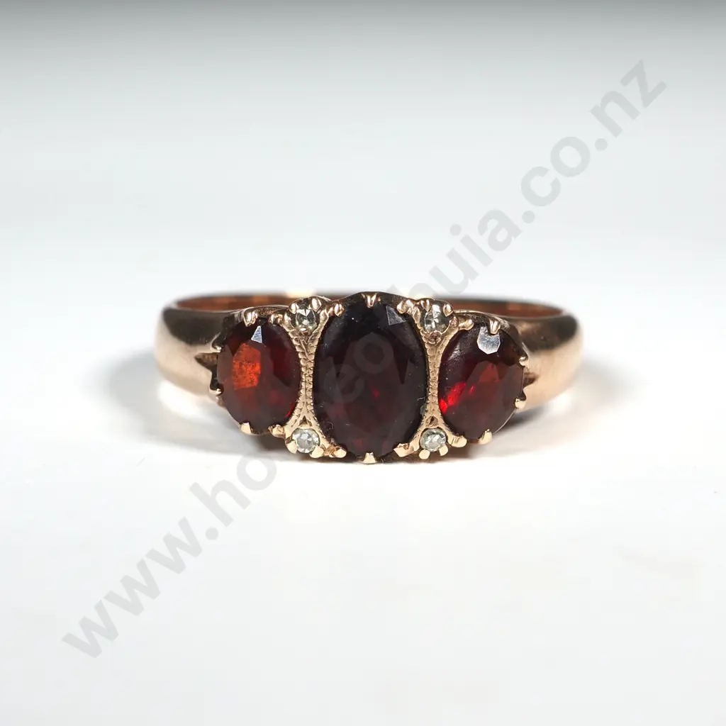 9ct Gold Diamond & Garnet Ring Image 1++