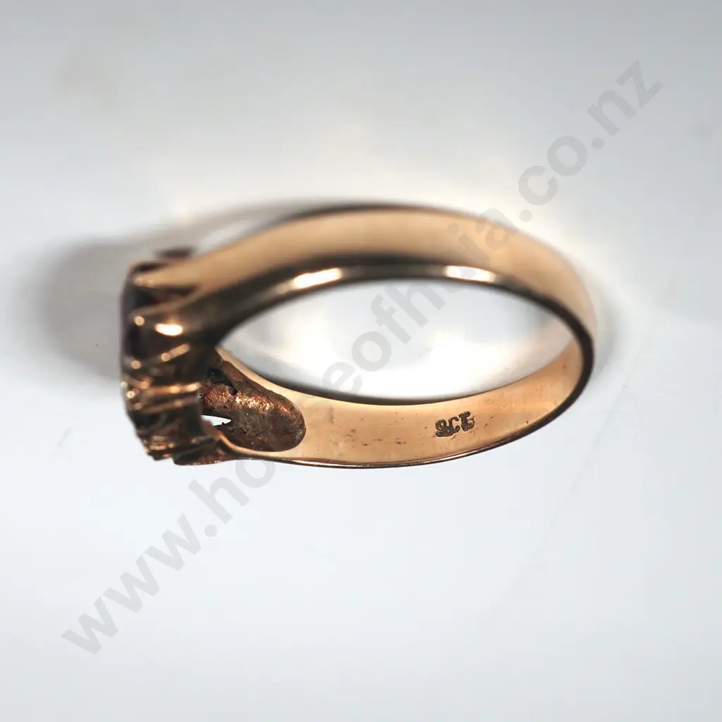 9ct Gold Diamond & Garnet Ring Image 1++