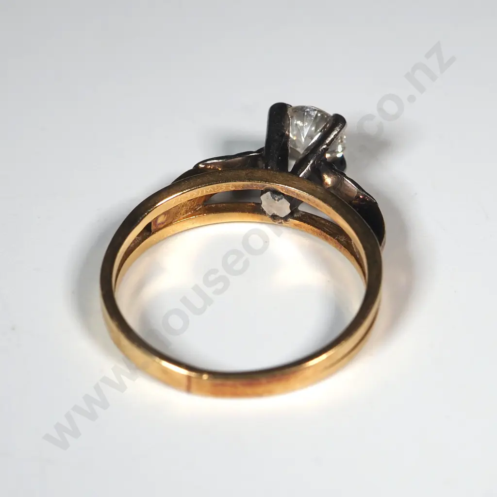 18ct Gold & Large Diamond Ring Valued at $7,800 Image 1++