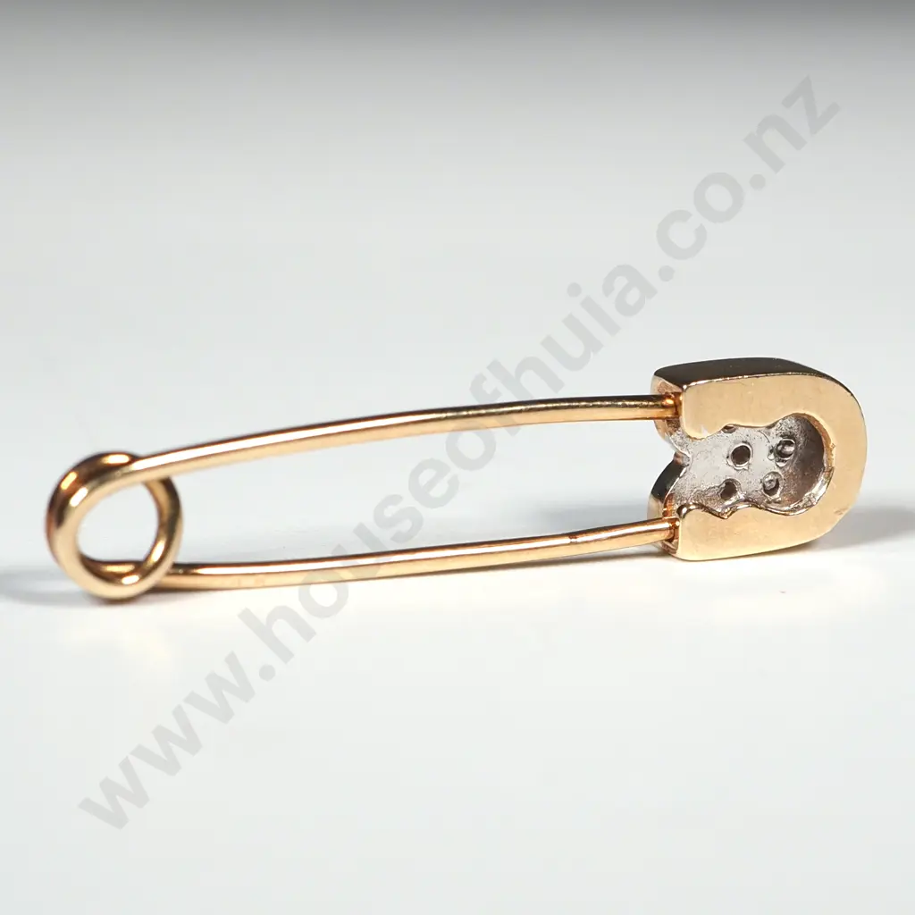 9ct Gold & Diamond Brooch In The Form Of A Safety Pin  Image 1++