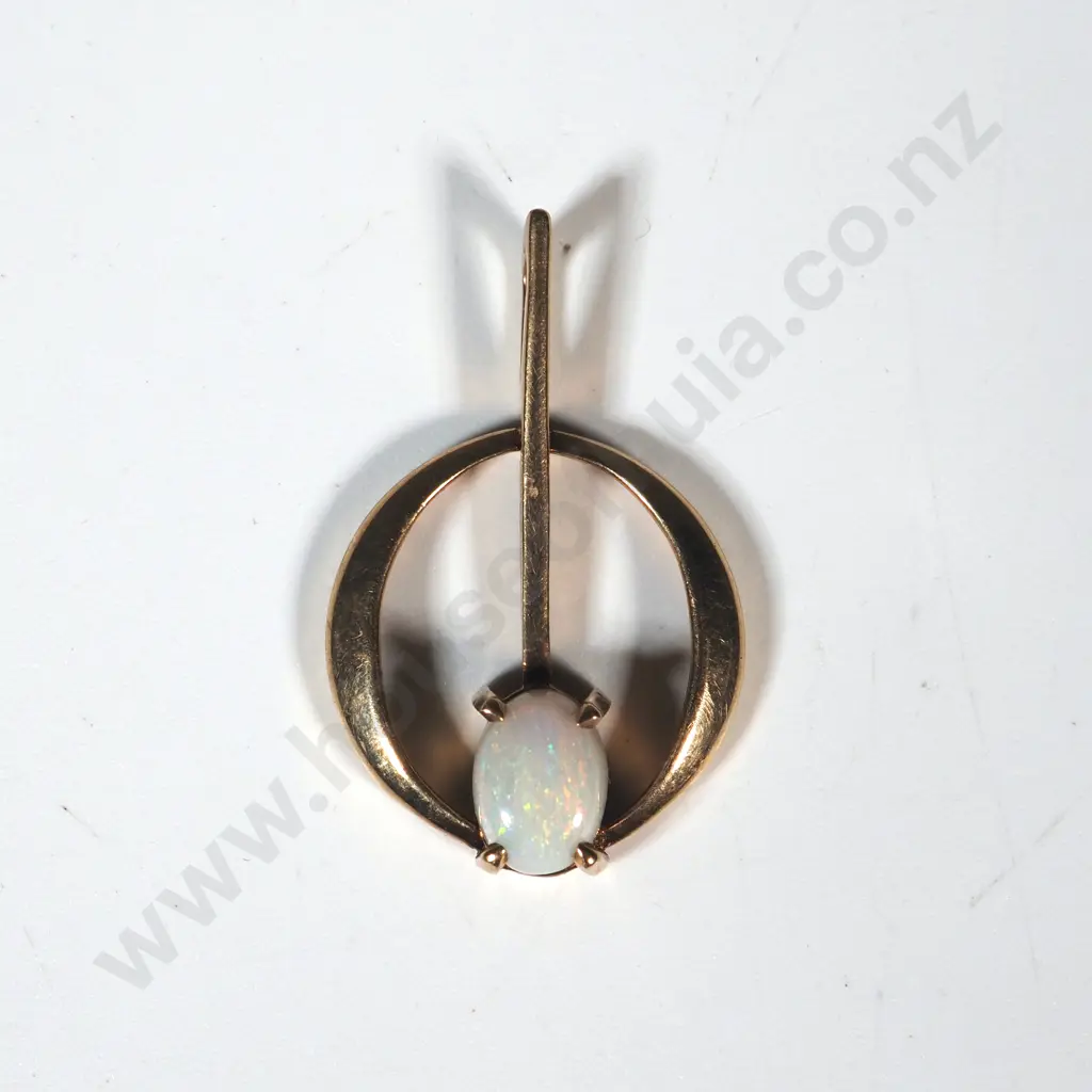 9ct Gold Opal Pendant Image 1++