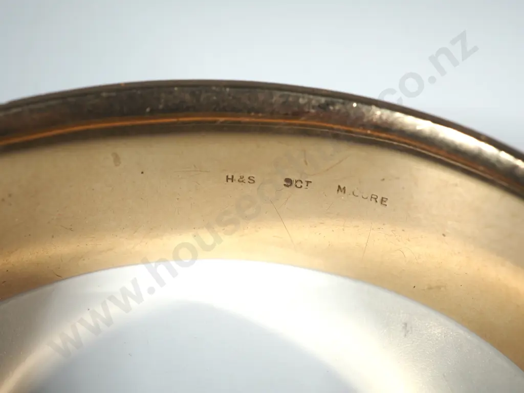 9ct Gold Metal Core Engraved HInged/Snap Bangle. Image 1++