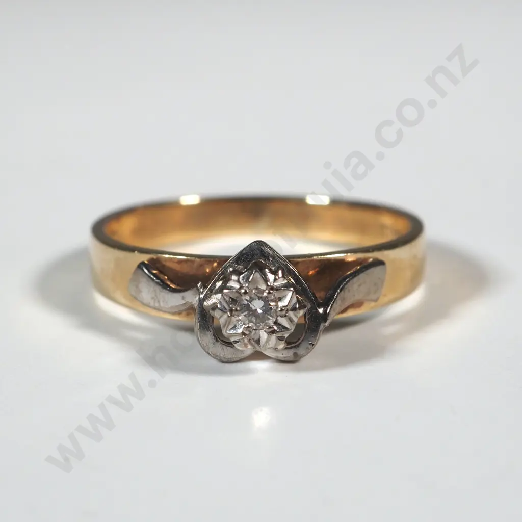 9ct Gold White Gem Ring Image 1++