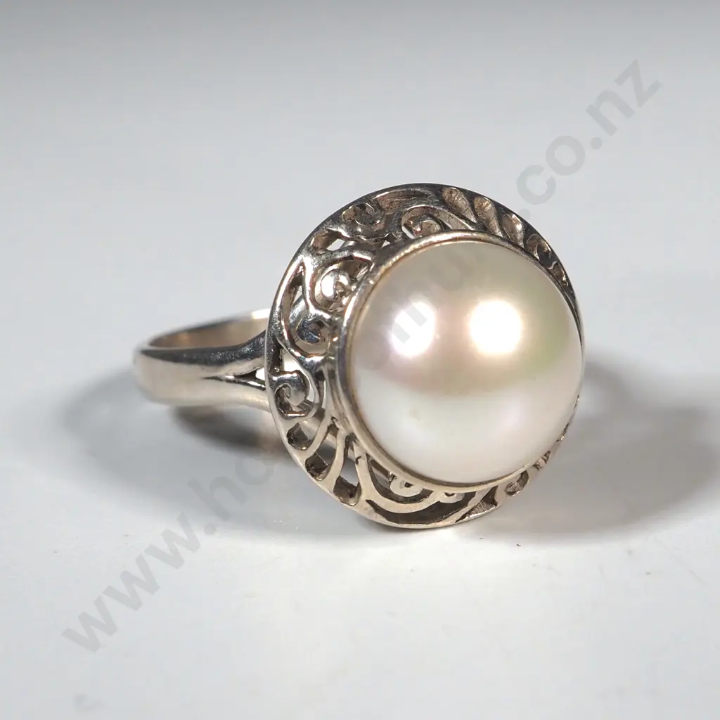 Sterling Silver & Pearl Ring Image 1++