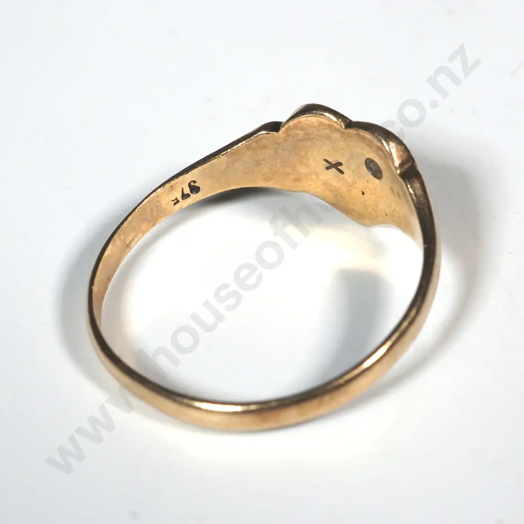 9ct Gold Signet Ring Image 1++