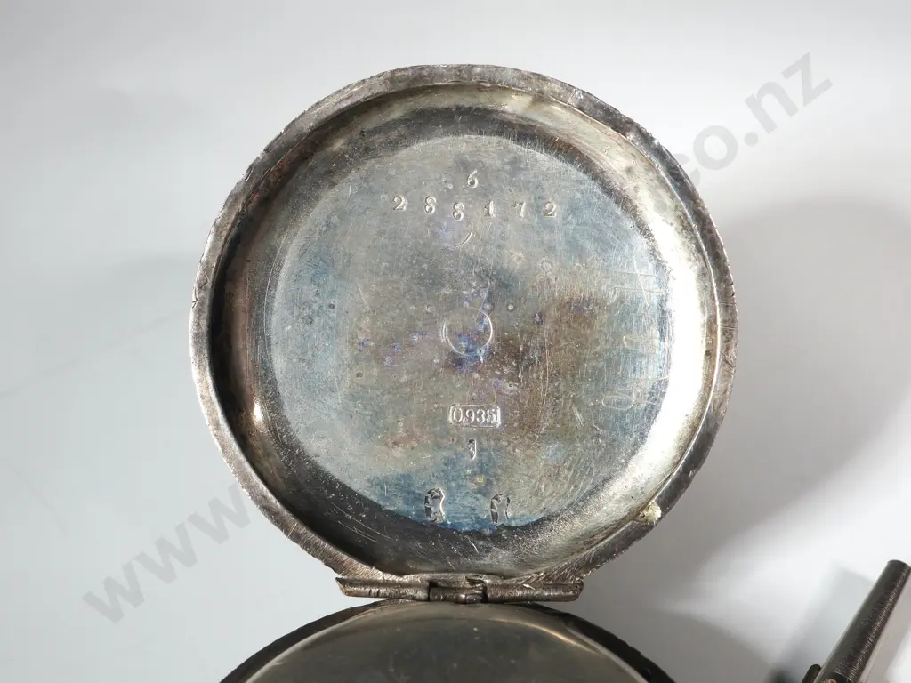 .935 Silver Pocket Watch w Watch Key Image 1++