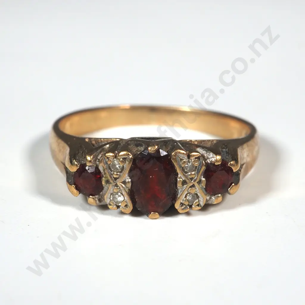 9ct Gold Garnet Ring Image 1++