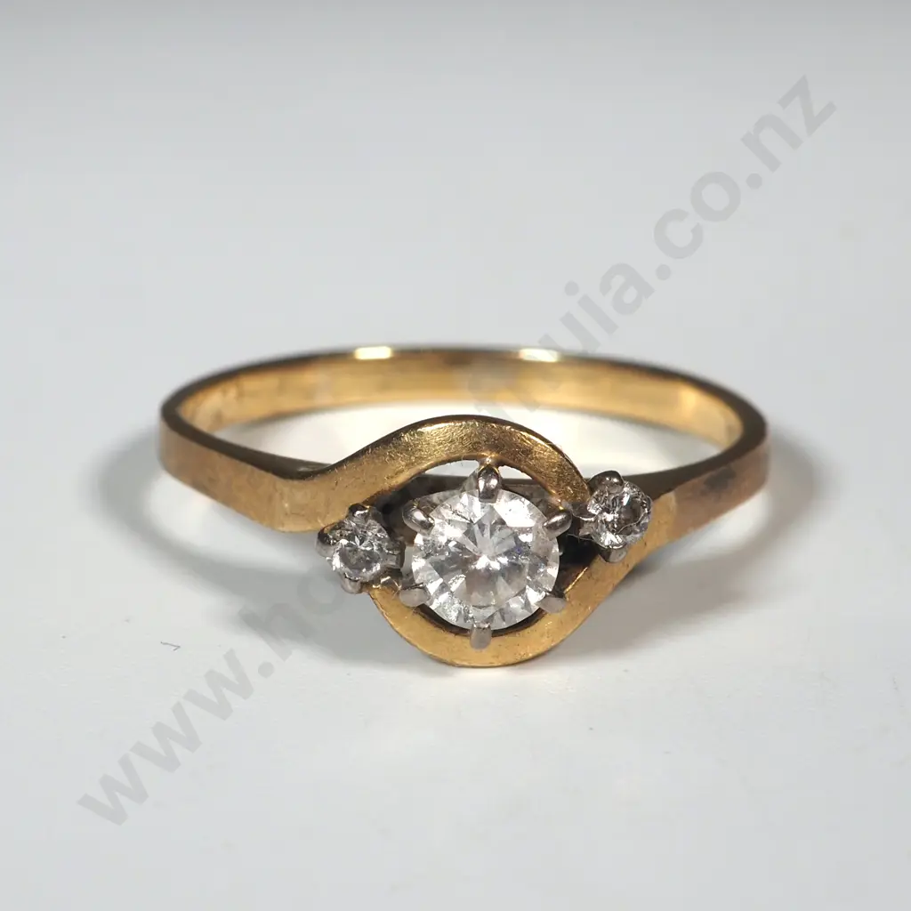 18ct Gold Gem Ring Image 1++