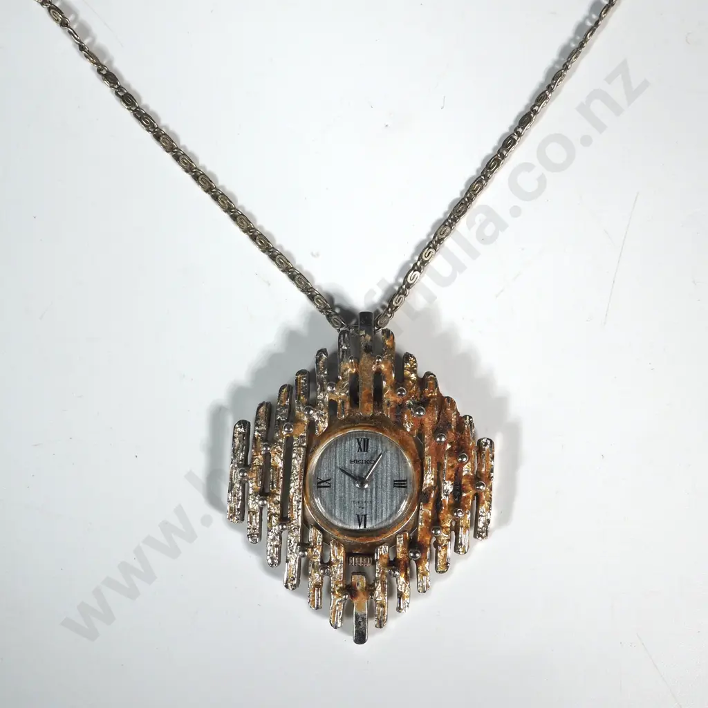 Vintage Ladies Seiko Hanging Watch Image 1++