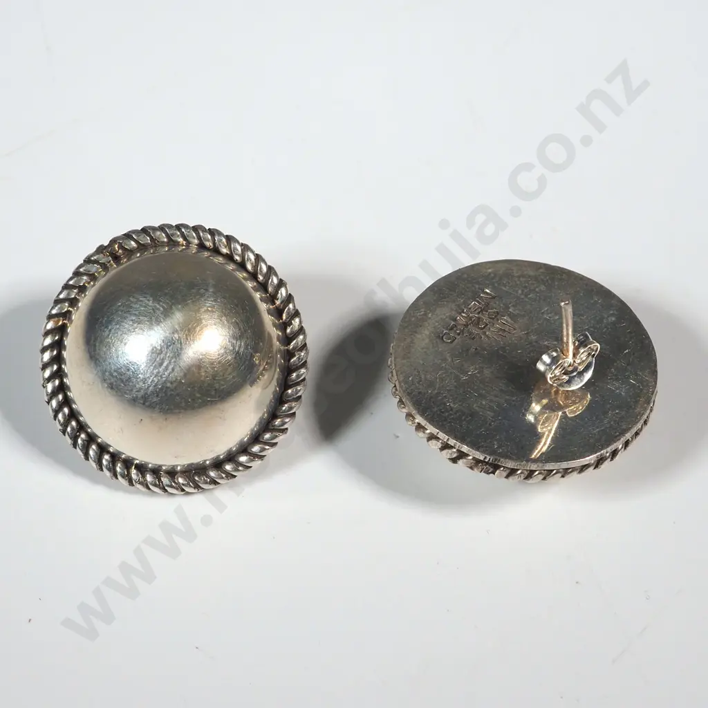 Pair of Large Dome Earring w Rope Edge Image 1++