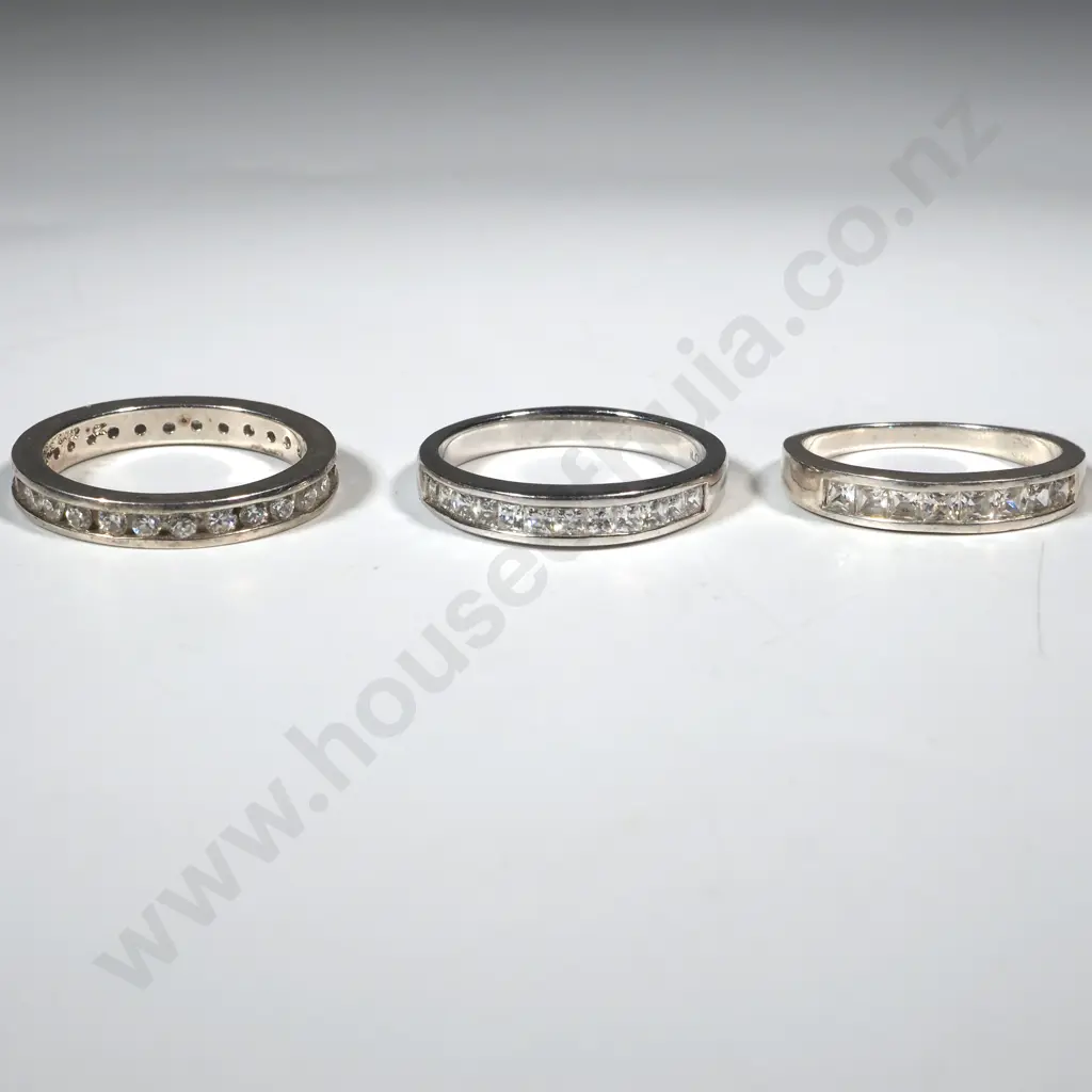 Three Sterling Silver & White Stone Band Set Rings Of Varying Sizes  Image 1++