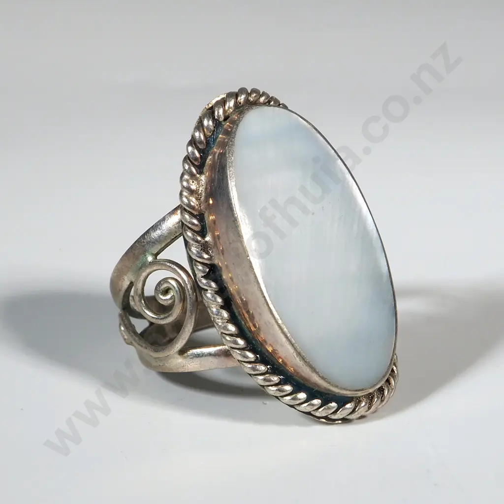 Sterling Silver Mother of Pearl Style Ring Image 1++