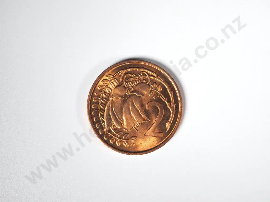 100 X NEW ZEALAND 1967 UNC TWO CENTS COINS Image 1++