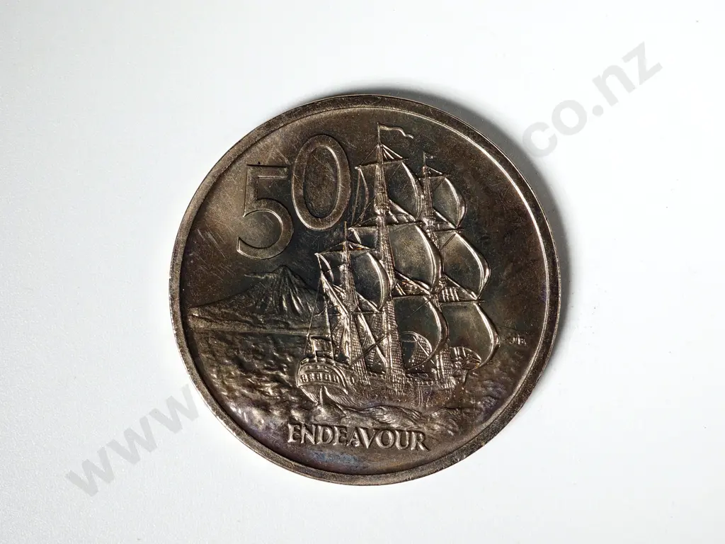 25 X NEW ZEALAND 1969 UNC FIFTY CENTS COINS Image 1++