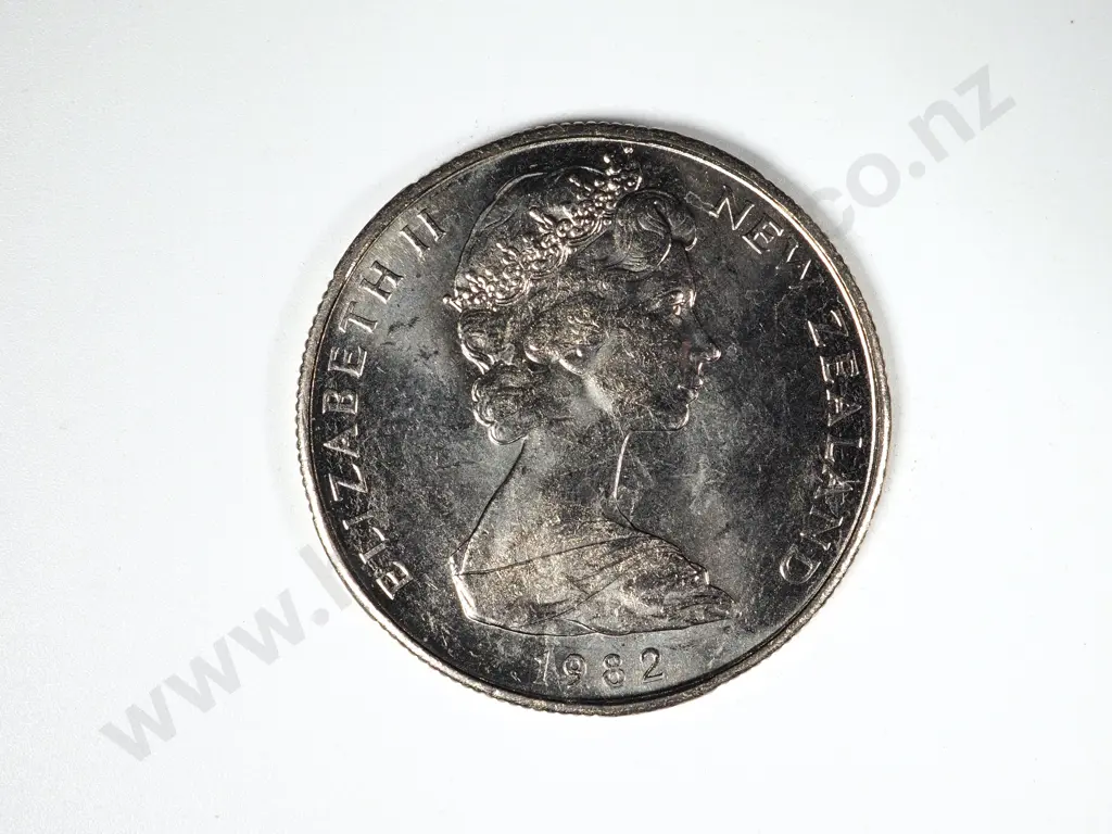 35 X NEW ZEALAND 1982 UNC FIFTY CENTS COINS Image 1++