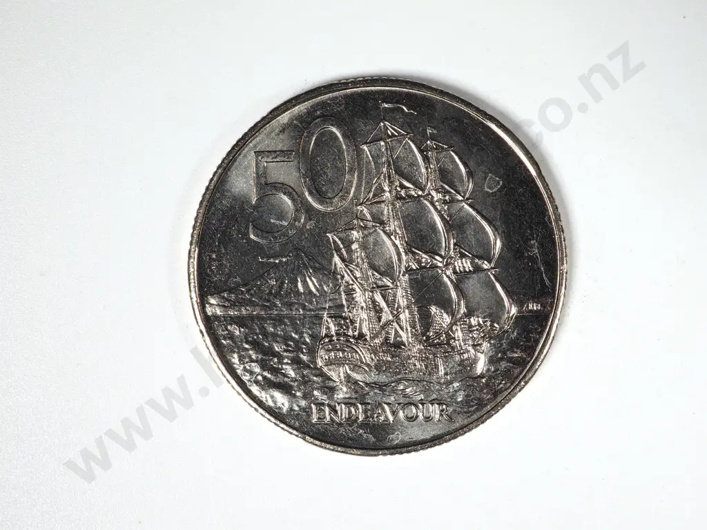 35 X NEW ZEALAND 1982 UNC FIFTY CENTS COINS Image 1++