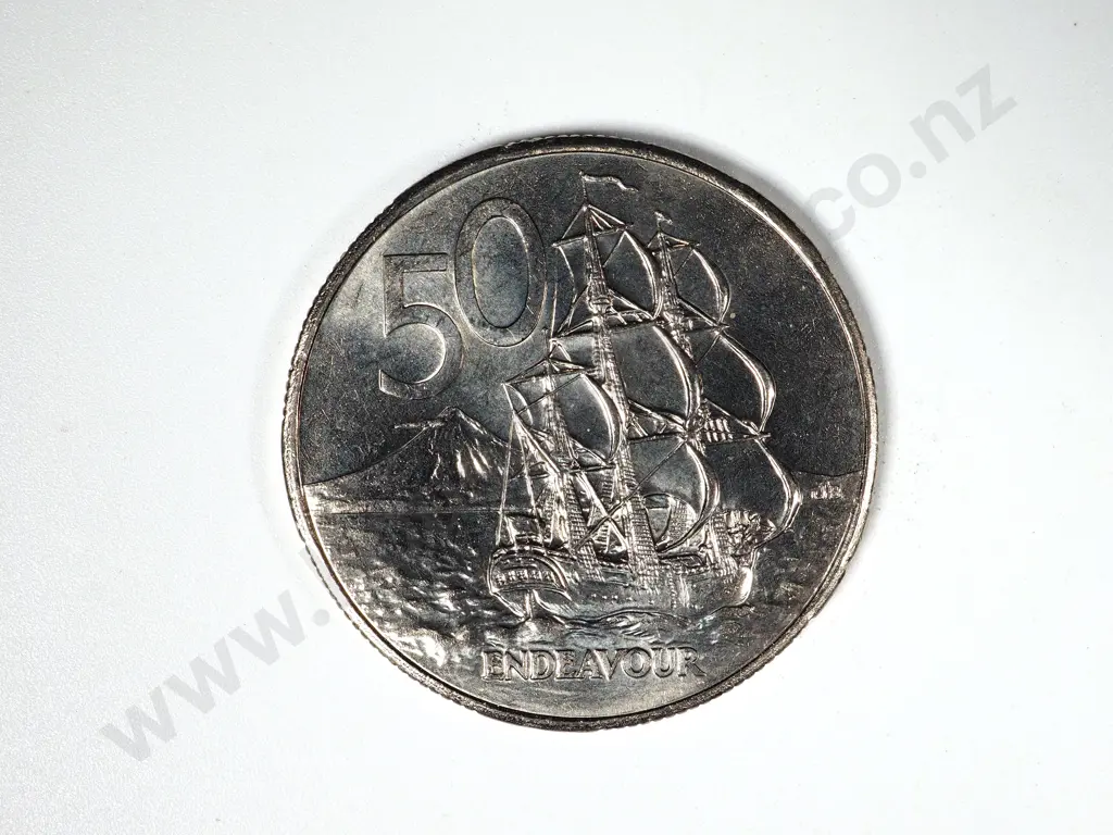 185 X NEW ZEALAND 1986 UNC FIFTY CENTS COINS Image 1++